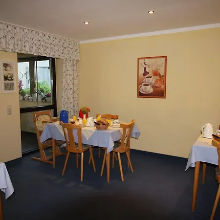 Penzion Am Kirschberg 3*