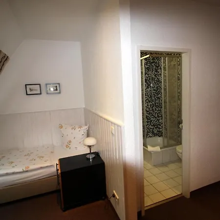 Am Kirschberg 3*